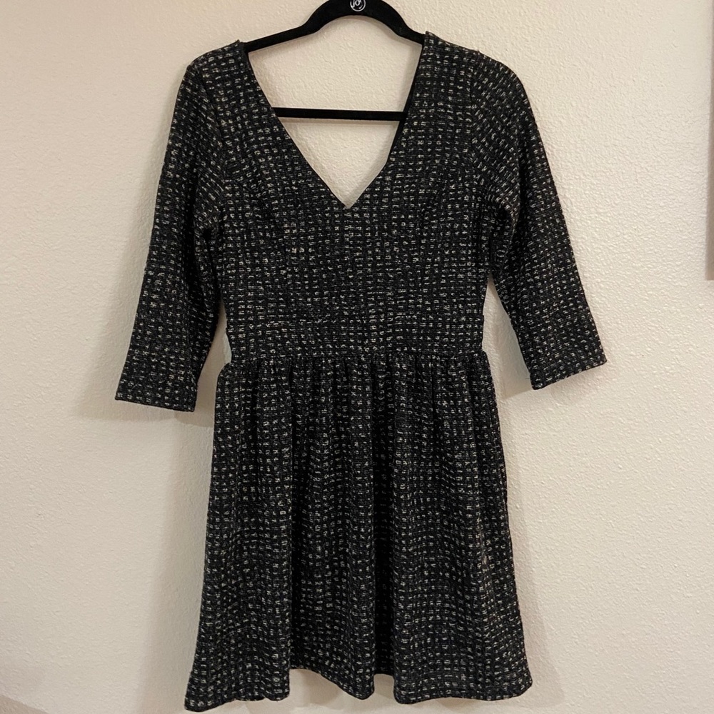 Franchesca’s Mid-Length Dress - Picture 2 of 9